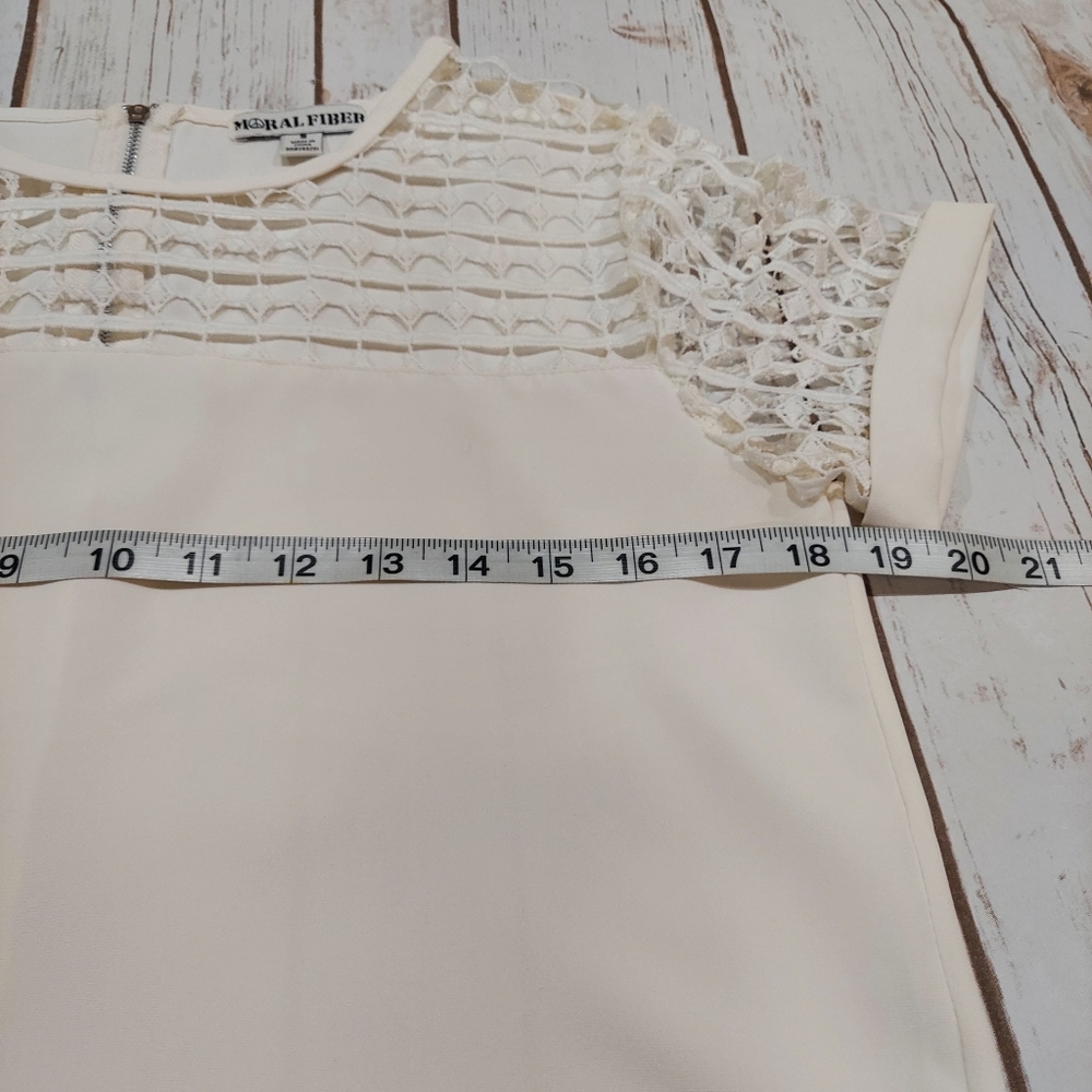 Off White Short Sleeve Blouse Cut Out Women's S - Picture 12 of 16